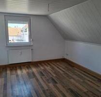 Helle, gemütliche 2 Zimmmer DG Wohnung mit großem Balkon - Otzberg
