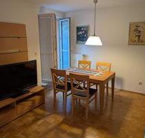 Charmante möblierte 2-Zimmer-Mietwohnung mit zwei Balkonen - Ingolstadt Friedrichshofen-Hollerstauden