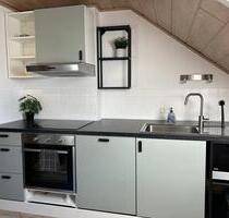 Lichtdurchflutete DG-Traumwohnung – möbliert & frisch renoviert - Bamberg Am Bruderwald