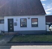 Sanierte Doppelhaushälfte in Triangel mit großem Garten - Sassenburg