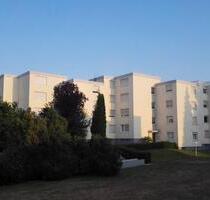 Bezugsfrei ab 01.03.26 - Helle 3-Zimmer-Wohnung mit Balkon - Straubenhardt