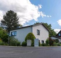 *Charmanter Altbau auf großem Eckgrundstück* - Rheinbach