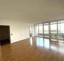 WBS erforderlich! Aufzug und Balkon - Aussicht inklusive - Berlin Neukölln