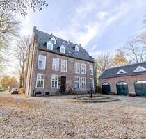Dachgeschosswohnung in denkmalgeschützter Burg in Emmerich Praest - Kleve