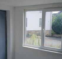Haus im Haus! 4-Zi-EG-Whg mit Garten, Büro, Garage ab sofort - Schieder-Schwalenberg