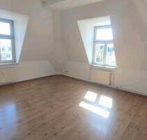 Helle 2 Zimmer Dachgeschoss Wohnung mit Einbauküche - Stadt Wehlen