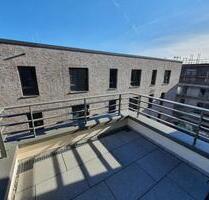 Moderne 2-Zimmer-Wohnung mit Balkon, TG-Stellplatz & Einbauküche - Backnang