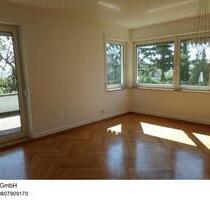Helle 4-Zimmer Wohnung mit Einbauküche und Balkon in Farmsen - Hamburg Wandsbek