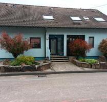 Schöne 4,5 Zimmer Wohnung - 1.140,00 EUR Kaltmiete, ca.  100,00 m² in Karlsbad (PLZ: 76307)