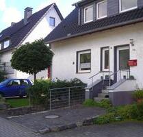 Doppelhaushälfte in guter Lage - 980,00 EUR Kaltmiete, in Lemgo (PLZ: 32657)