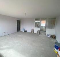 zwei Zimmerwohnung im DG mit Einbauküche + Balkon zu vermieten - Geesthacht