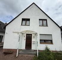 Großzügiges Haus mit Garten, Balkon und wohnlich nutzbarem Kellergeschoss - Dormagen Hackenbroich