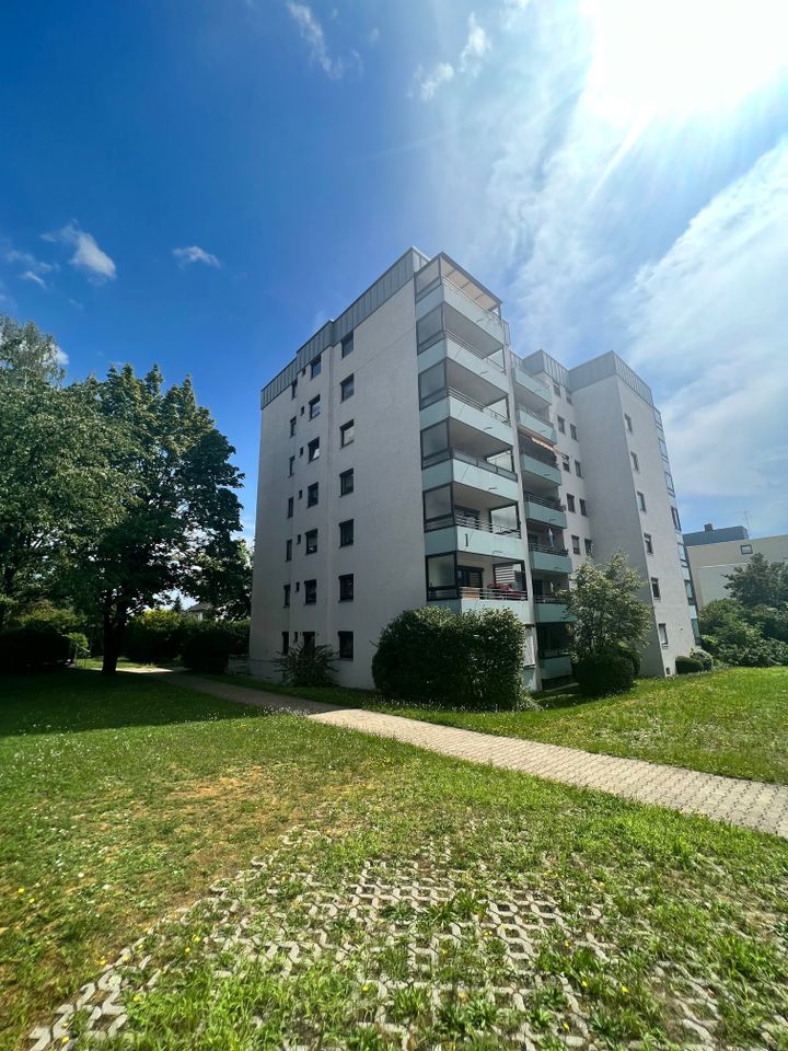 Helle 3 Zimmer-Wohnung mit 2 Balkonen in ruhiger Waldrandlage! - Stuttgart Botnang