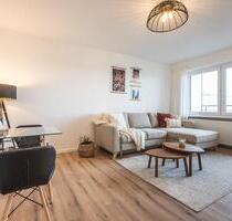 Modern sanierte 2-Zi-Wohnung mit Balkon, Tiefgarage - Gersthofen