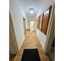 Möbliertes Zimmer in Vierzimmerwohnung - Augsburg Universitätsviertel