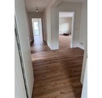 Wohnung mit Garten und Balkon in Mittelhof - Wissen
