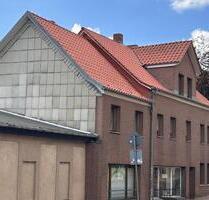 Wohn- und Geschäftshaus mit Einliegerwohnung, Werkstatt & Lager - Gützkow