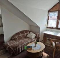 möblierte 1,5 Zimmer im Dachgeschoss zur Untermiete - München Altstadt-Lehel