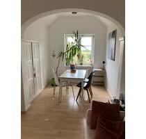 2ZKB Altbau mit Weitblick, hohen Decken und grossem Garten - Waldalgesheim
