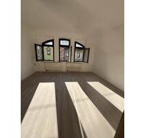 Frisch sanierte 2-Zimmer-Wohnung modernen Bad + Kamin - Kraftsdorf