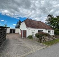 Einfamilienhaus mit großem Grundstück & Nebengebäuden in Pinnow