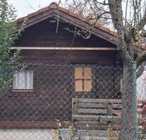 Wald- und Freizeitgrundstück mit kleinem massivem Holzhaus - Altdorf