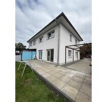 Charmantes Wohnhaus in Marzahn - 2.600,00 EUR Kaltmiete, in Berlin (PLZ: 12685) Marzahn-Hellersdorf