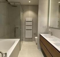NEUBAU FOUR: exklusive 3 Zimmer-Wohnung mit tollem Ausblick und Loggia - Frankfurt am Main