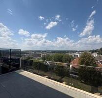 Neubau: 2,5-Zimmer-Wohnung in Aalen mit EBK, Balkon & Carport