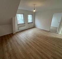 frisch sanierte 2-Zimmer-Dachgeschosswohnung – sofort bezugsfrei - Flensburg Altstadt