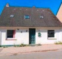 Zweifamilienhaus mit großem Garten, saniertem EG - Pattensen