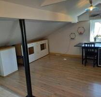 Schöne Dachgeschoss-Wohnung in Deggendorf zu vermieten!