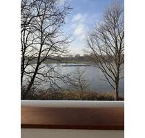 Wohnen direkt am Rhein mit Blick auf den Dom. Stilvolle 70 m² Designwohnung in Köln-Mülheim