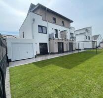 Exklusiv: Neubau-Einfamilienhaus Erstbezug mit PV-Anlage + Garage - Neuwied Block