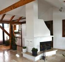 Lichtdurchflutete Dachgeschosswohnung mit Kamin und 2 Balkonen in Köln-Porz Urbach