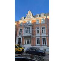Erstbezug: Exklusive 4 Zimmer-Altbauwohnung mit gehobener Ausstattung und Balkon zu mieten! - Schwerin Altstadt