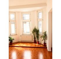 Schöne helle Whg 1.OG, 94qm, gepflegt, 3 Zi, gr. WZ, ruhige Lage - Essen Stadtbezirk II