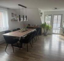 Attraktive 6,5-Zimmer-Wohnung mit großen Balkon in Kitzingen