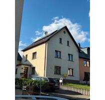 Einfamilienhaus mit Nebengebäude und Garten - Glauchau