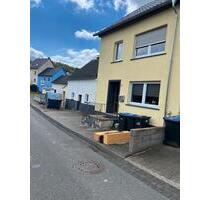 Haus zu vermieten - 850,00 EUR Kaltmiete, ca.  145,00 m² in Daun (PLZ: 54550)