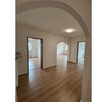 Brühl-Rohrhof: 3 Zimmer Wohnung mit 2 Balkonen & Stellplatz - Mannheim Almenhof