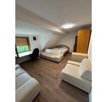 Ein Zimmer (ca. 30 m²) in 4er-WG in Marburg – sofort frei!