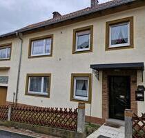 Doppelhaushälfte - 150.000,00 EUR Kaufpreis, in Heringen (Werra) (PLZ: 36266)