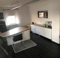 Büro zu vermieten - 450,00 EUR Kaltmiete, ca.  45,00 m² in Weil der Stadt (PLZ: 71263)