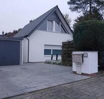 Vechta: Einfamilienhaus mit zwei Garagen