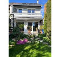 Geräumige und gepflegte DHH mit EBK in Mannheim-Casterfeld