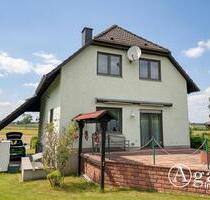 möbliertes Einfamilienhaus mit ca. 180 m² Wohnfläche, 6 Zimmern und Pool in Ahrensfelde