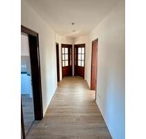 Helle, frisch sanierte 4-Zimmer Dachgeschosswohnung - Bückeburg