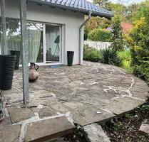 Attraktive Erdgeschosswohnung mit großem privatgarten in köln