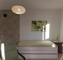 Stilvoll möbliertes Zimmer - 590,00 EUR Kaltmiete, in Hennef (Sieg) (PLZ: 53773)